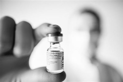 科学新闻 杂志六问六答 接种疫苗并不意味可恢复正常生活